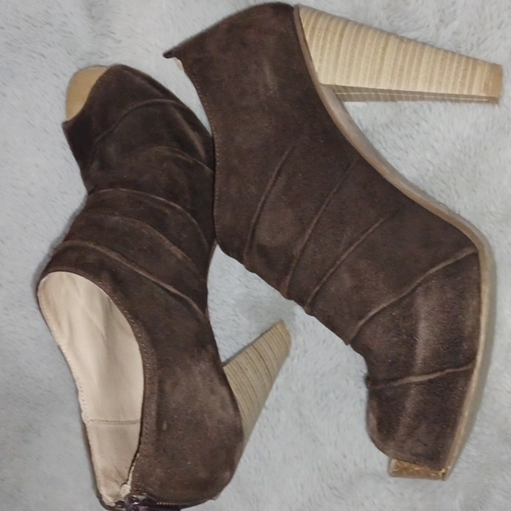 Cordani suede brown heels